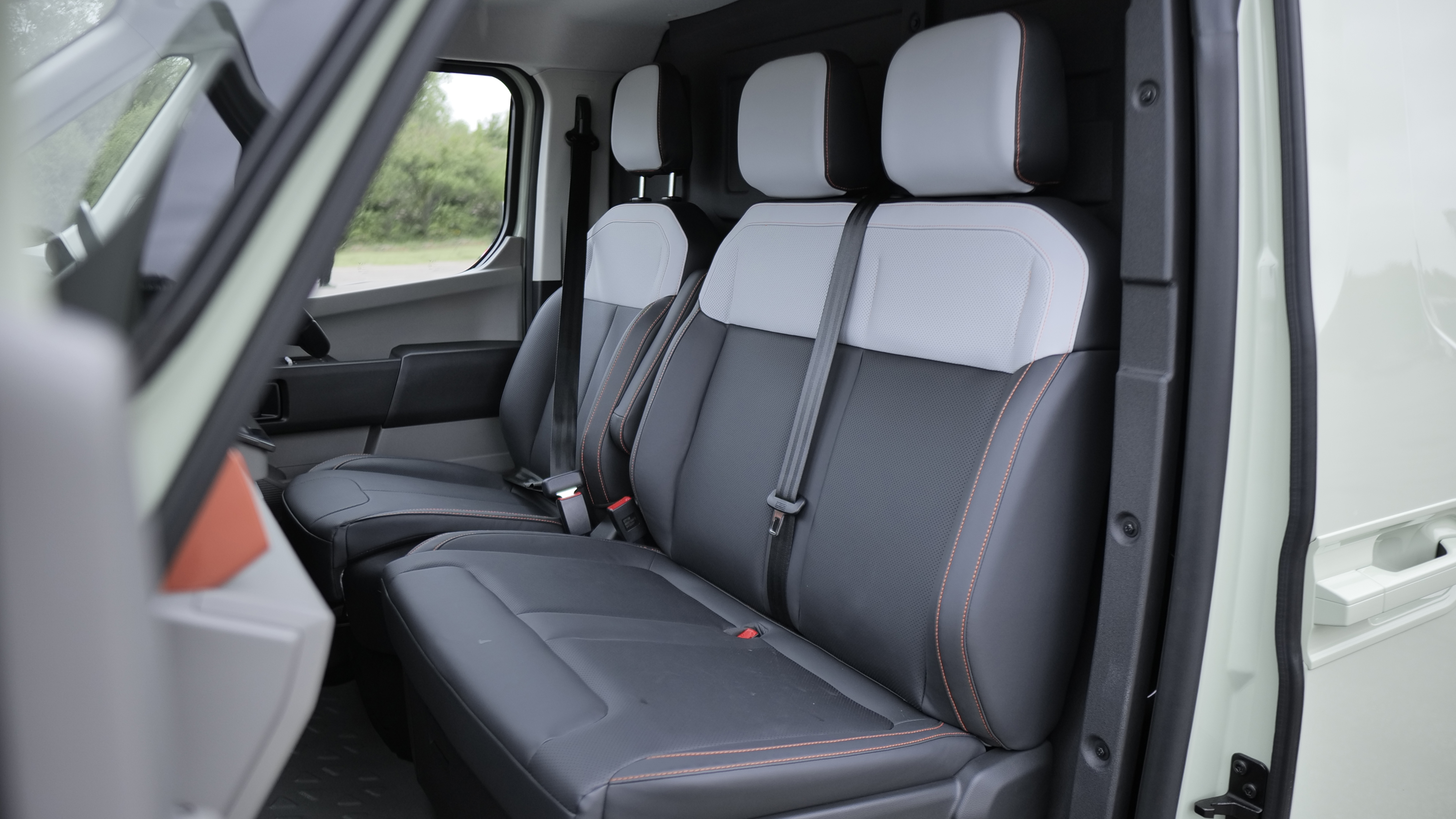 FARIZON SUPERVAN L1 ELECTRIC 170kW 67kWh Core H1 Van Auto